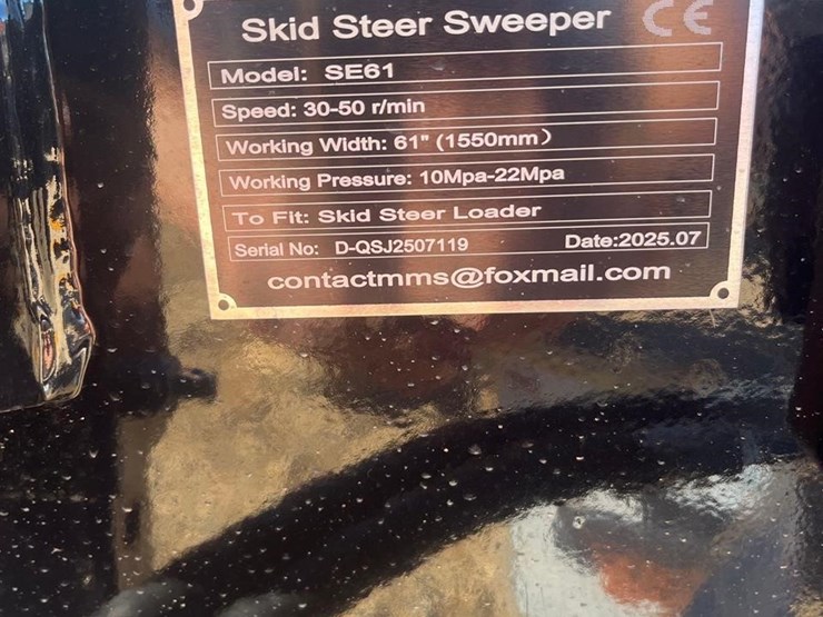future-61in-hydraulic-skid-steer-sweeper-image-5
