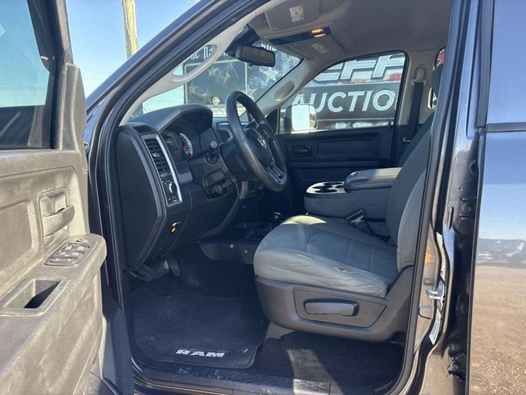 2016-dodge-2500-image-17