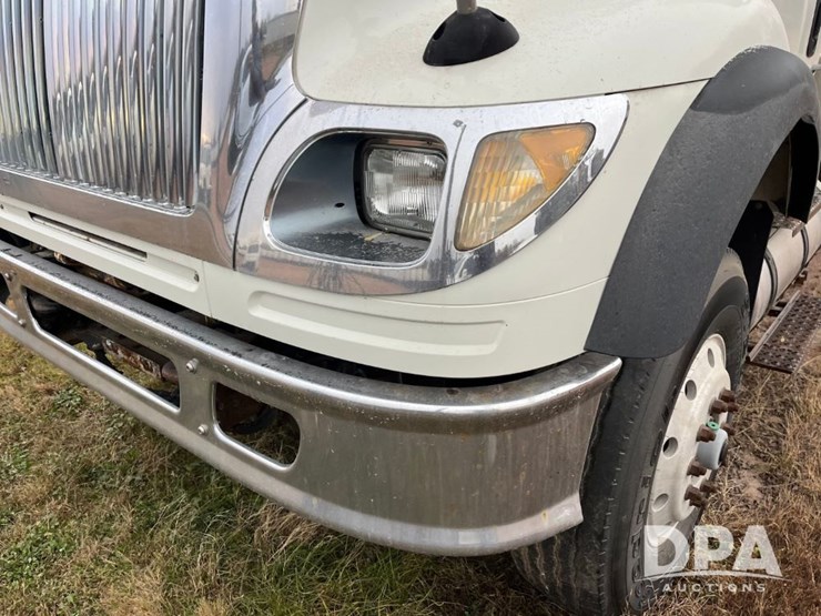 2005-international-7600-image-18