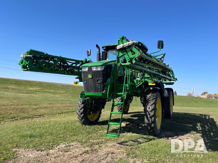 2021-john-deere-r4044-image-2