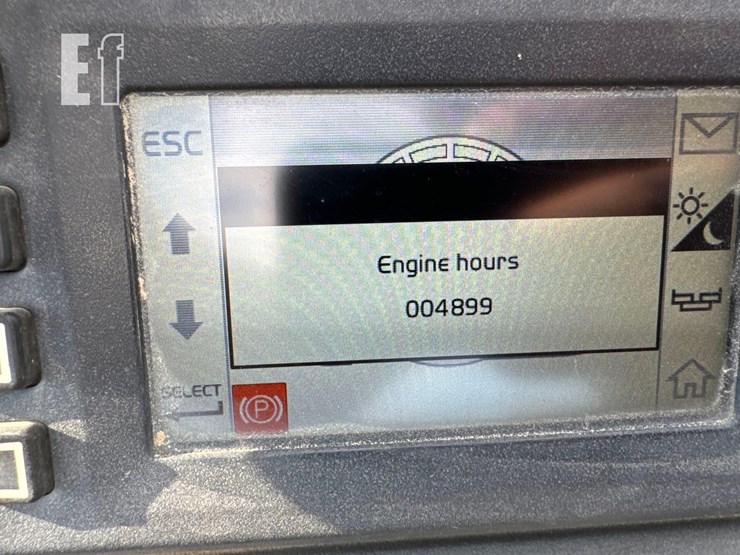 2018-volvo-p7110b-image-27