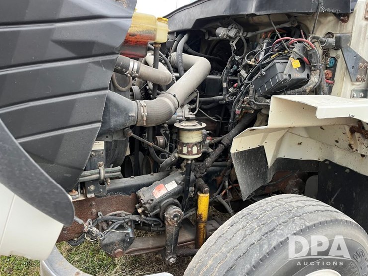 2005-international-7600-image-69