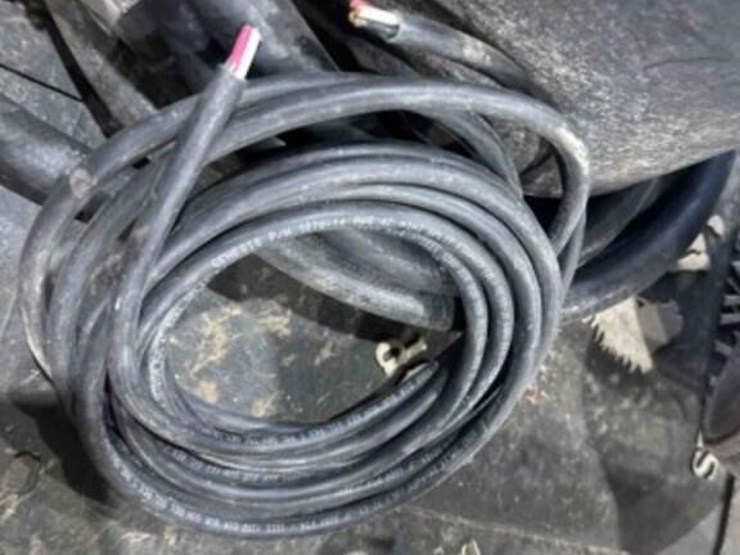 ammo-box,-rubber-bowls,-fuel-hose/handle-image-6