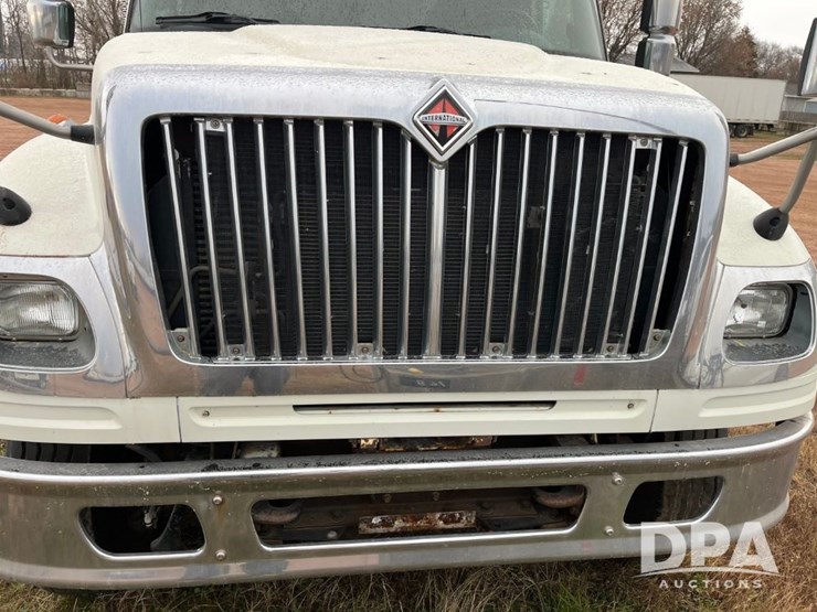 2005-international-7600-image-19
