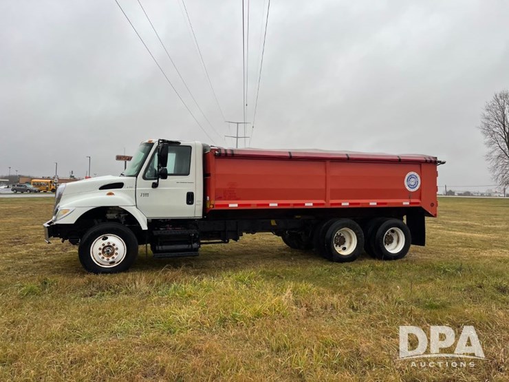 2004-international-7400-image-13