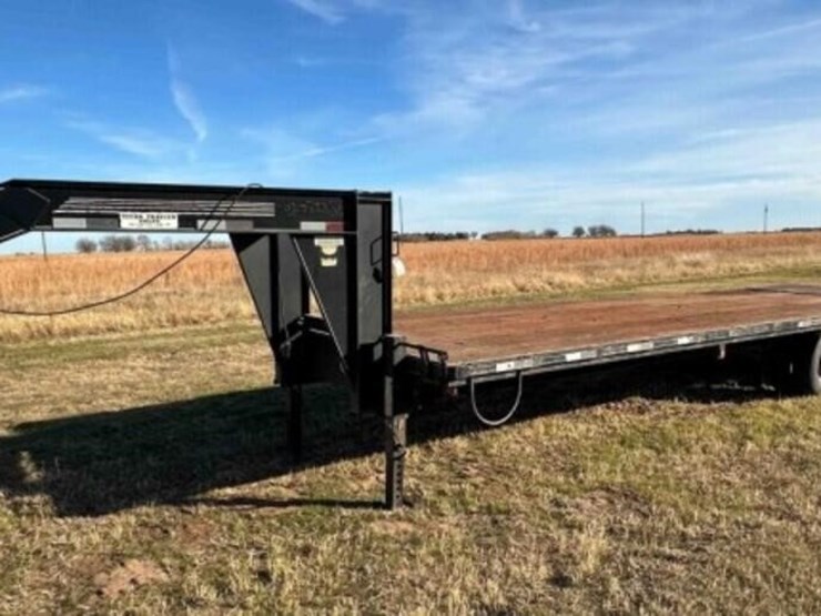 2008-titan-trailer-image-1