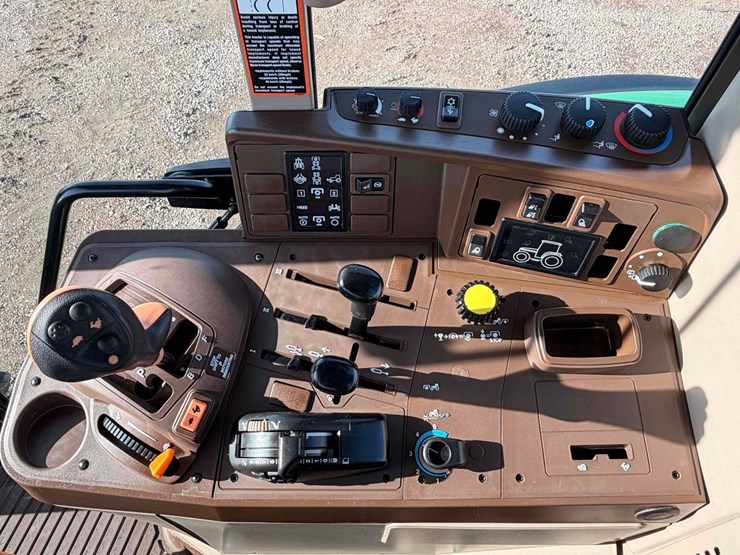 2005-john-deere-6420-image-25