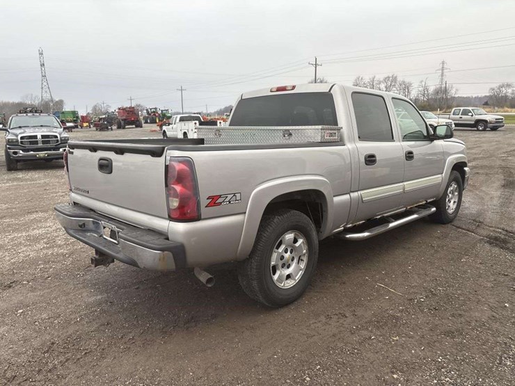 2006-chevrolet-k2500-image-5