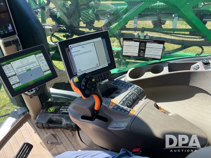 2021-john-deere-r4044-image-74