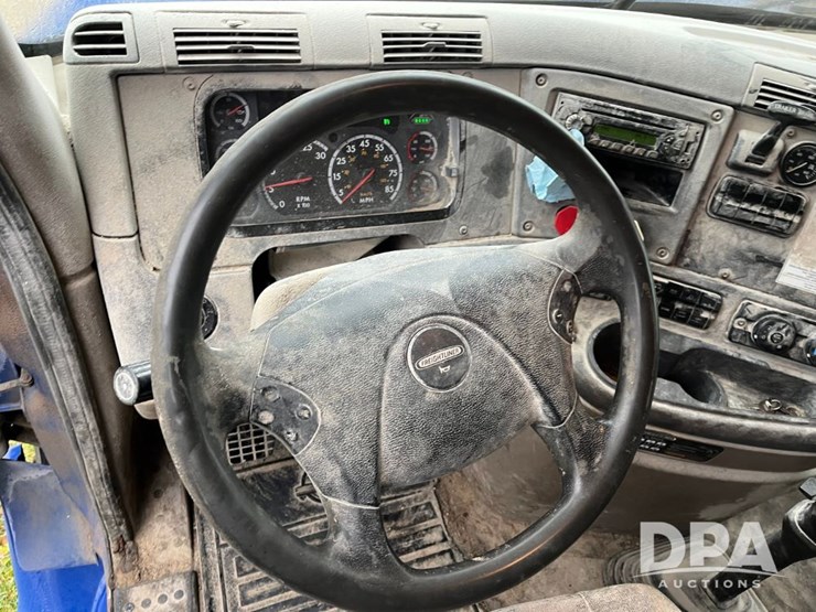 2013-freightliner-truck-(jn3436,-unit-4076)-image-46