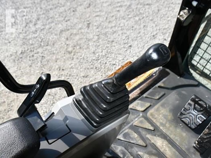 2020-caterpillar-325flcr-image-21