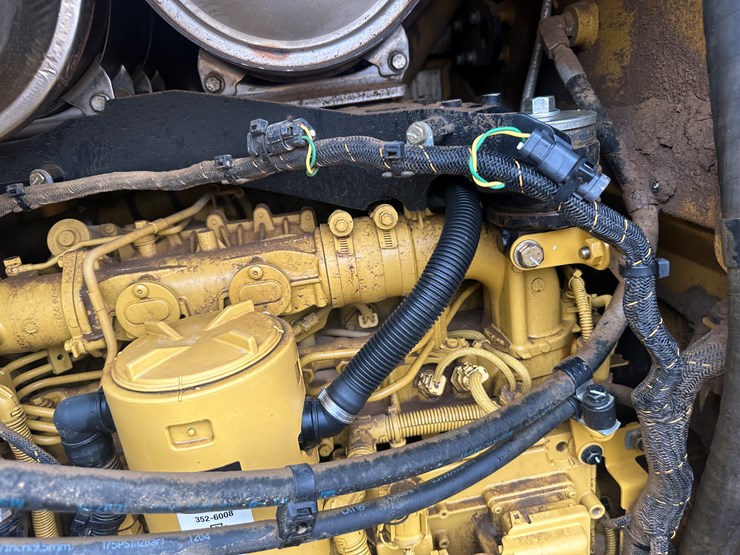 2022-caterpillar-140gc-image-78