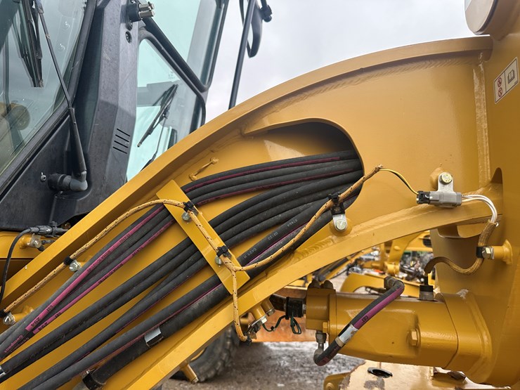 2022-caterpillar-140gc-image-56