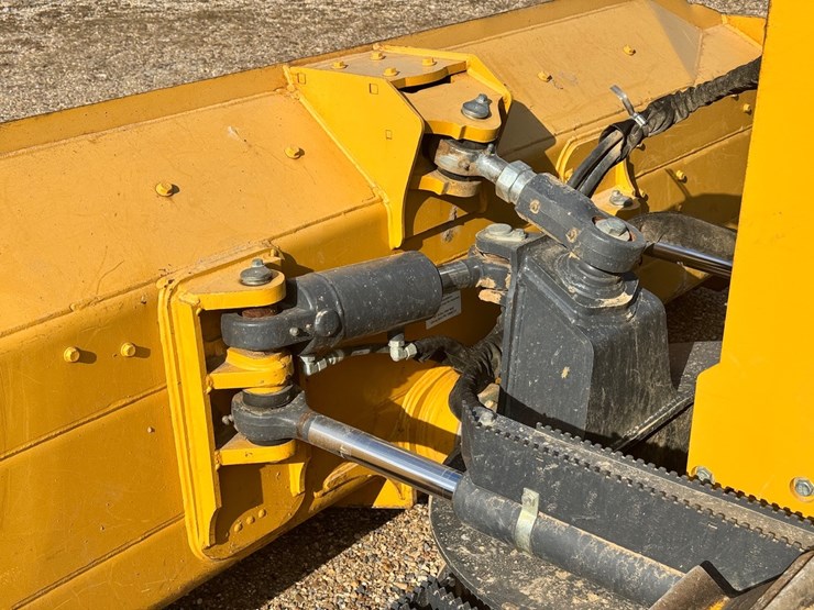 2020-deere-450k-image-9