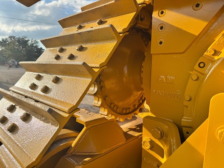 2019-caterpillar-d8t-image-25