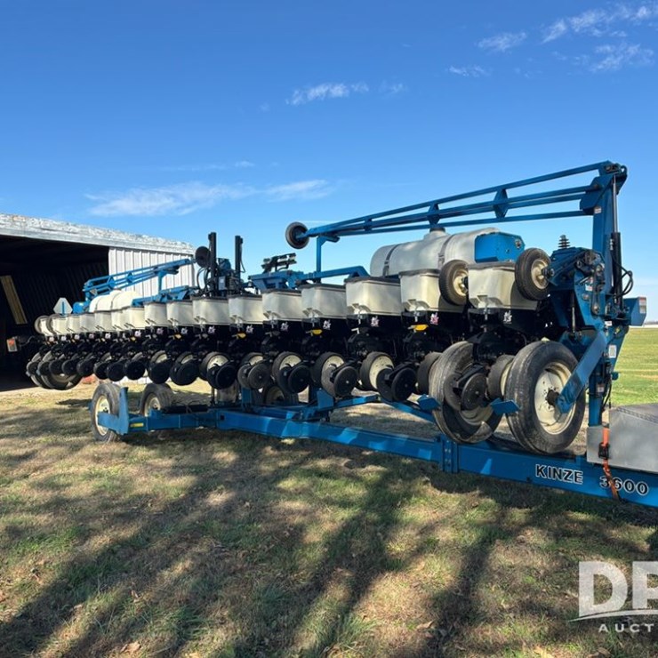 2022 KINZE 3600