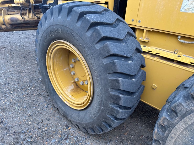 2022-caterpillar-140gc-image-7