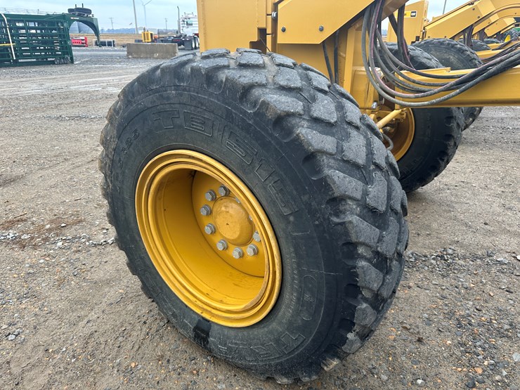 2022-caterpillar-140gc-image-8