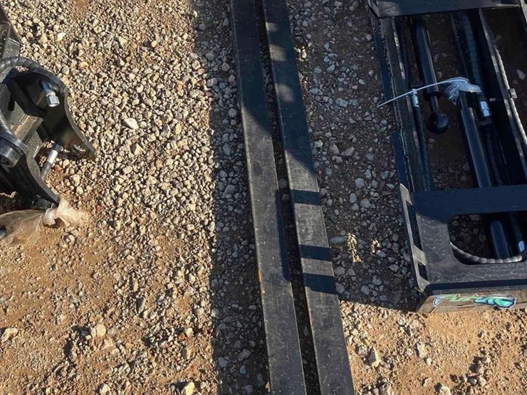 future-60in-hydraulic-side-shift-fork-image-2