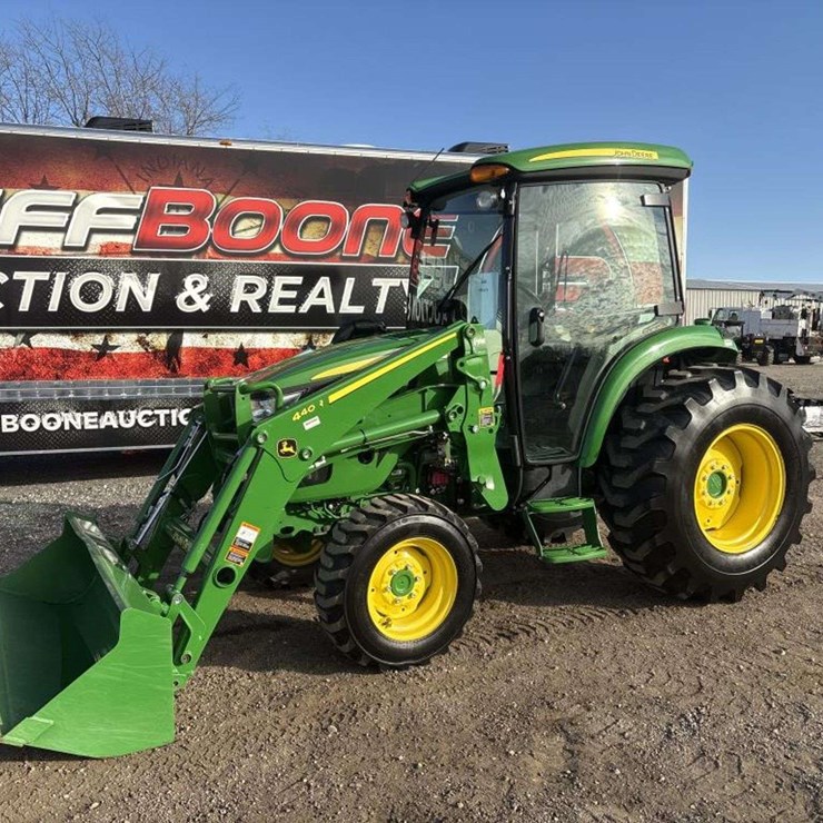 JOHN DEERE 4052R