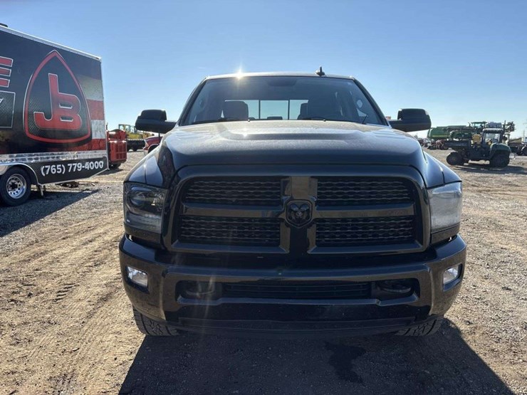 2015-ram-2500-laramie-image-8
