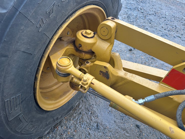 2022-caterpillar-140gc-image-16