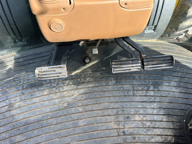 2006-john-deere-8430-image-59