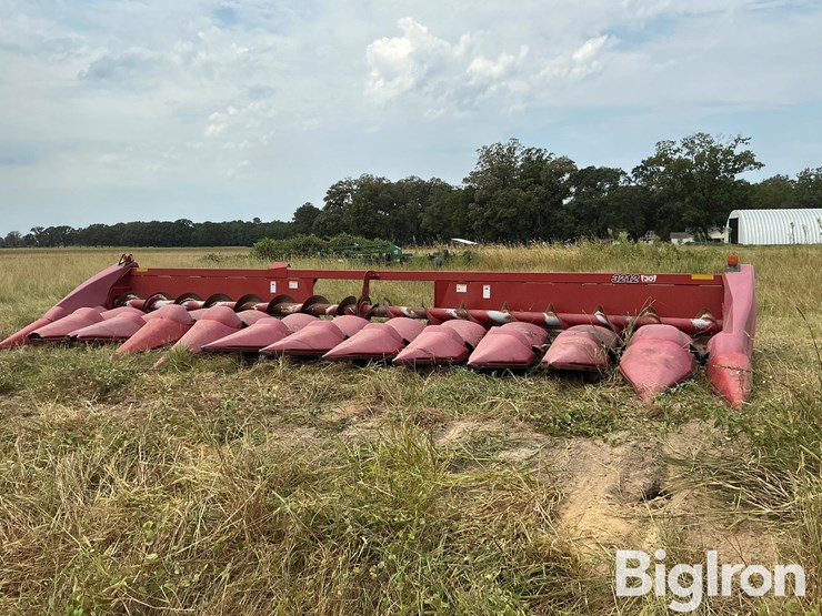 2010-case-ih-3212-image-2