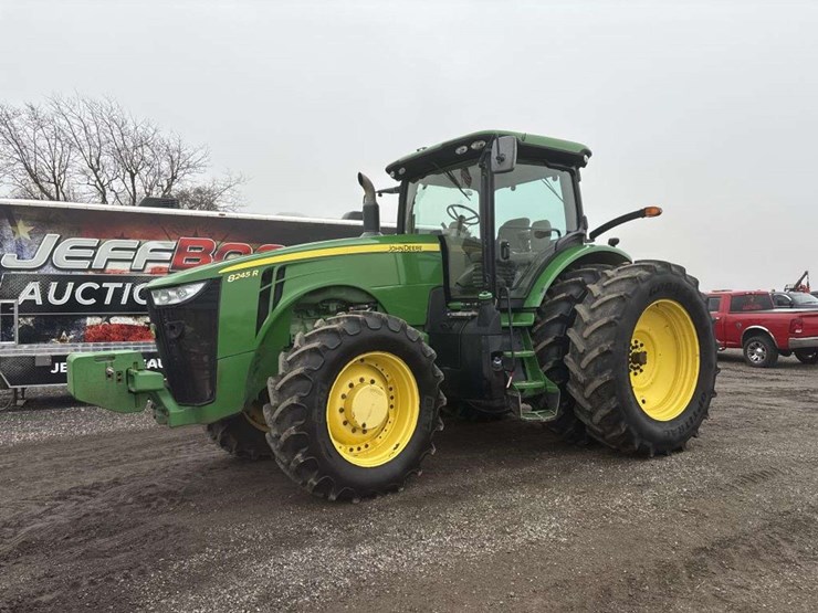 2014-john-deere-8245r-image-1