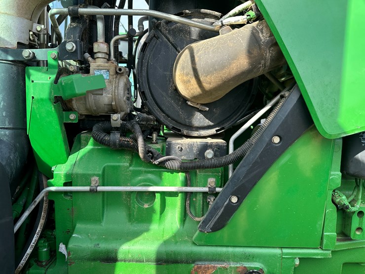 2010-john-deere-8360r-image-52