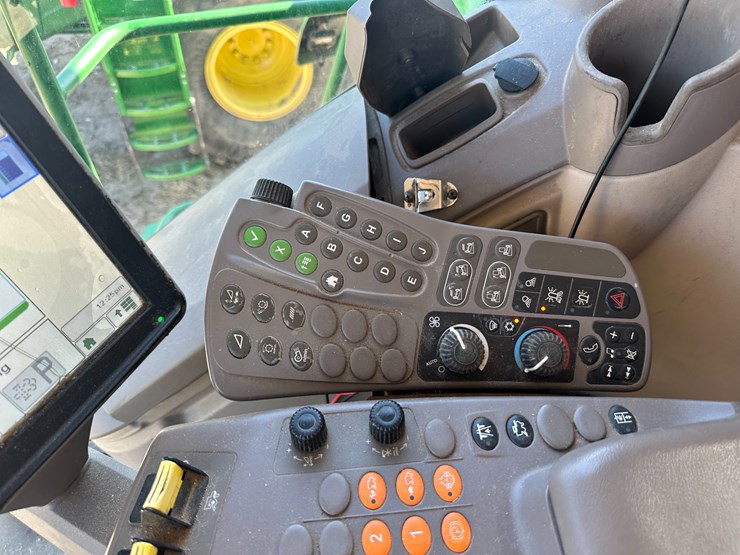 john-deere-s690-image-142