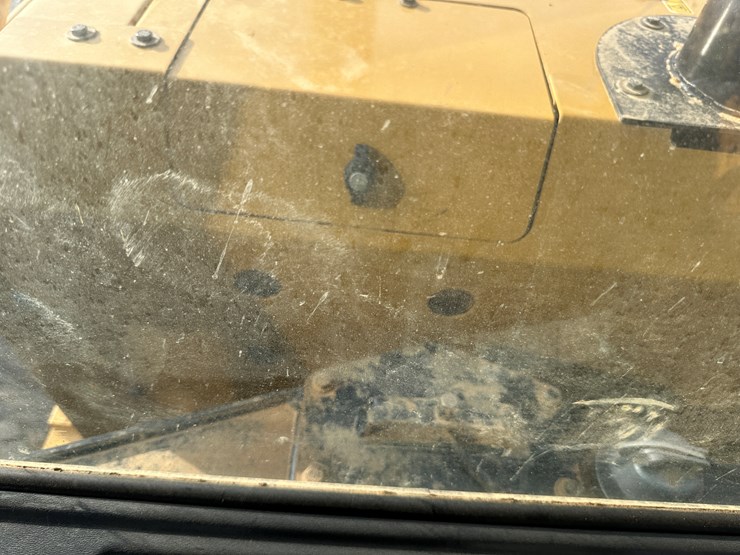 2022-caterpillar-140gc-image-89