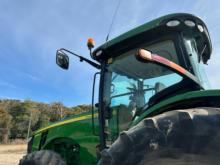 2010-john-deere-8285r-image-23