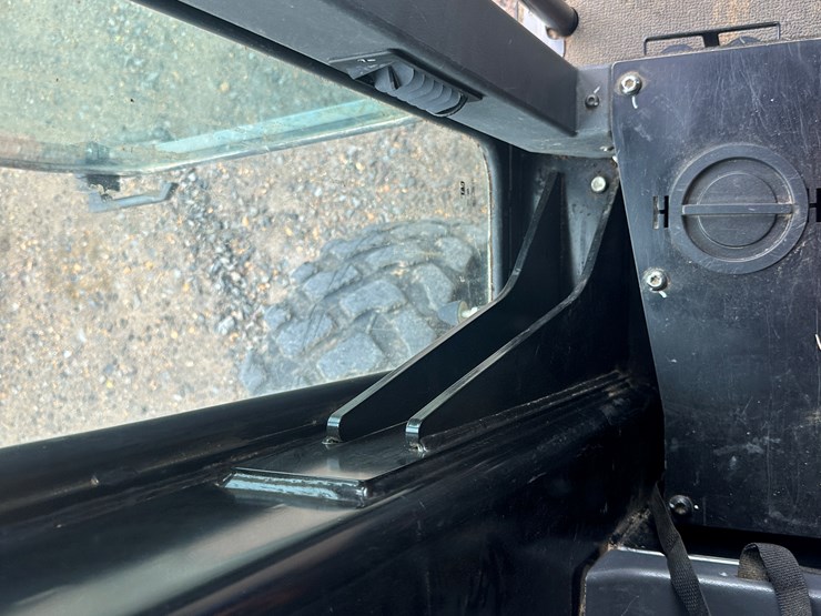 2022-caterpillar-140gc-image-87