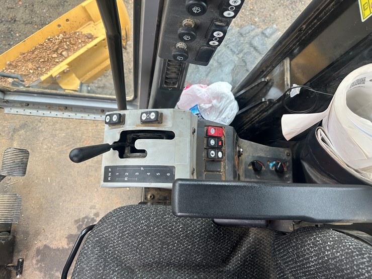 2022-caterpillar-140gc-image-93