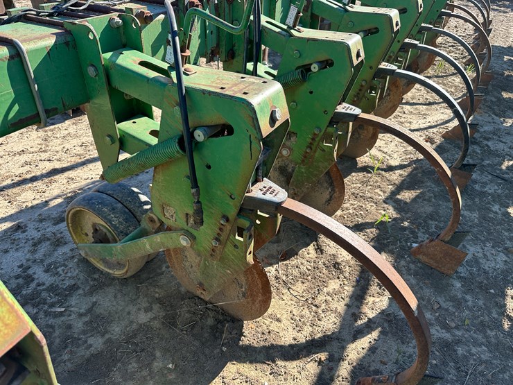 john-deere-16-image-29