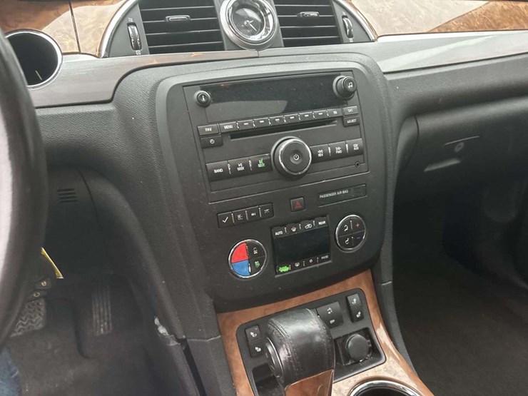 2011-buick-enclave-cxl-image-22