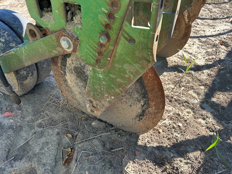 john-deere-16-image-28