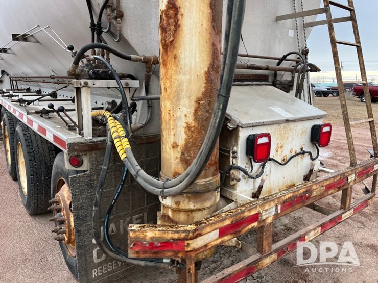 2005-international-7600-image-43