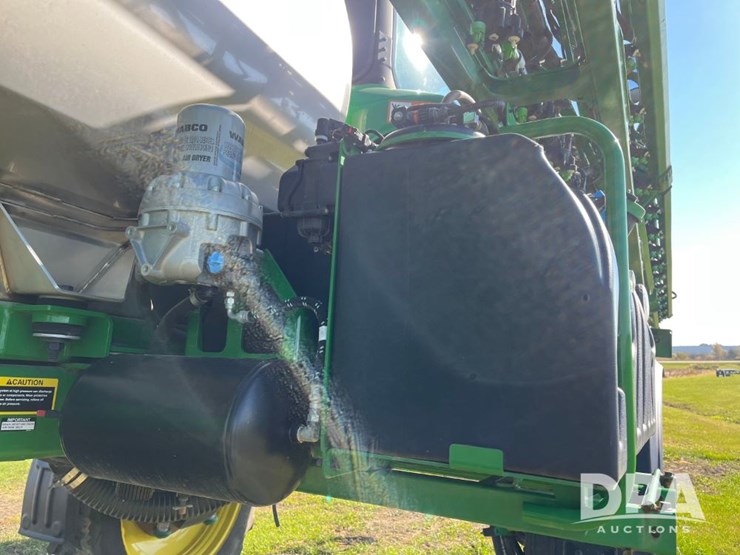 2021-john-deere-r4044-image-40