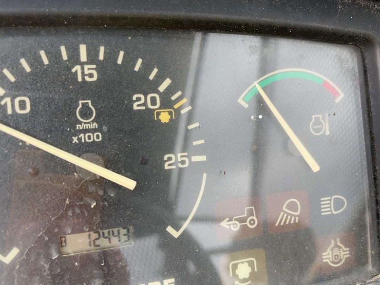 john-deere-6405-image-7