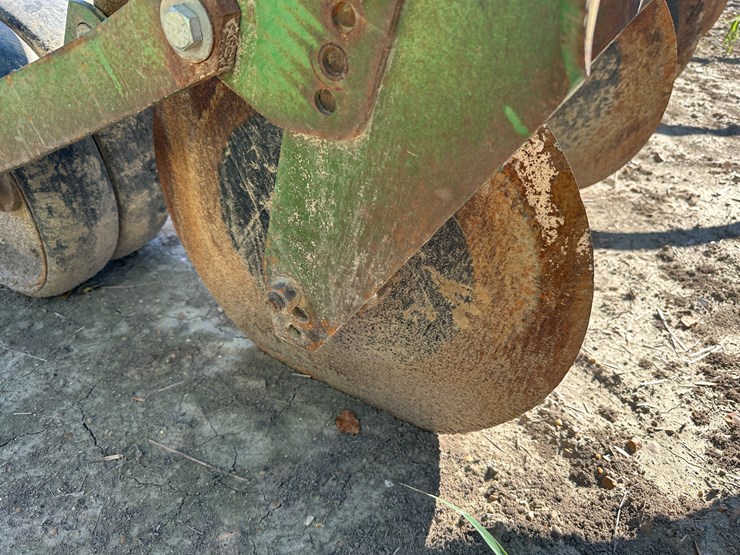 john-deere-16-image-26