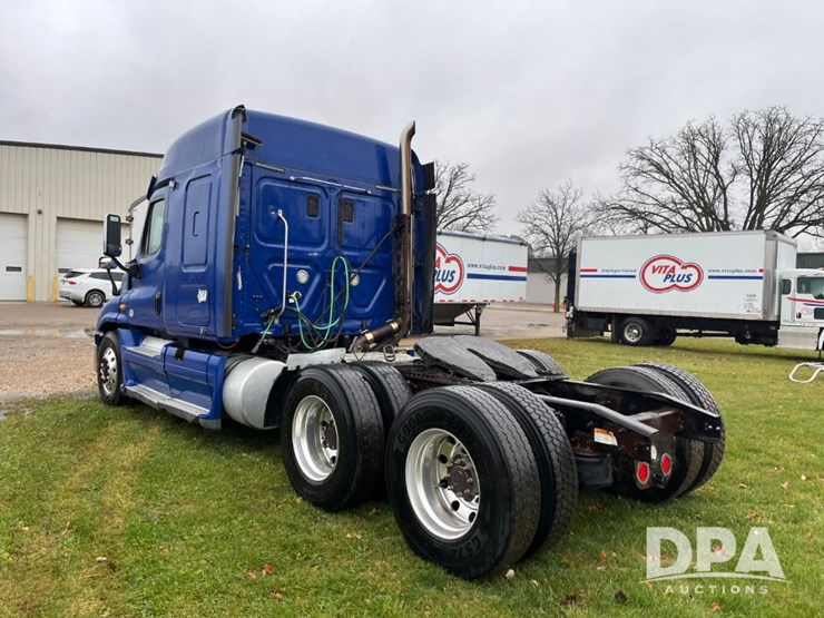 2013-freightliner-truck-(jn3436,-unit-4076)-image-12