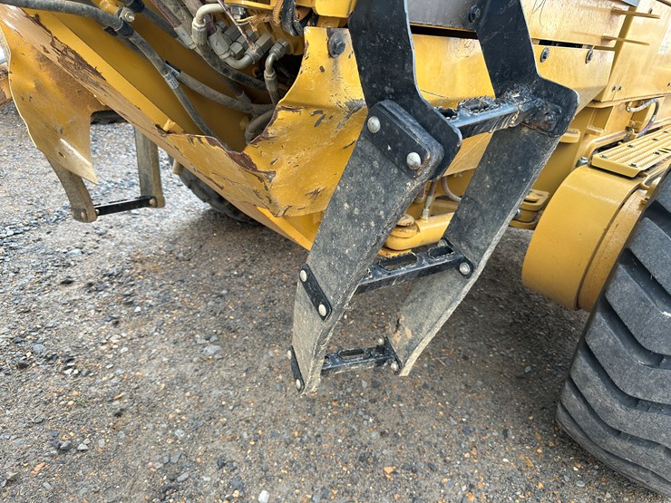 2022-caterpillar-140gc-image-92