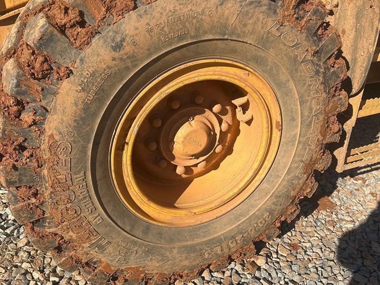 2011-volvo-l60f-image-13