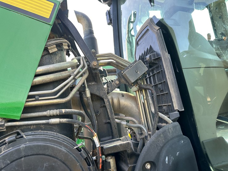 2012-john-deere-8360r-image-46