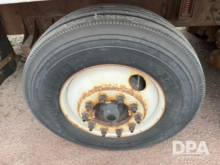 2005-international-7600-image-49