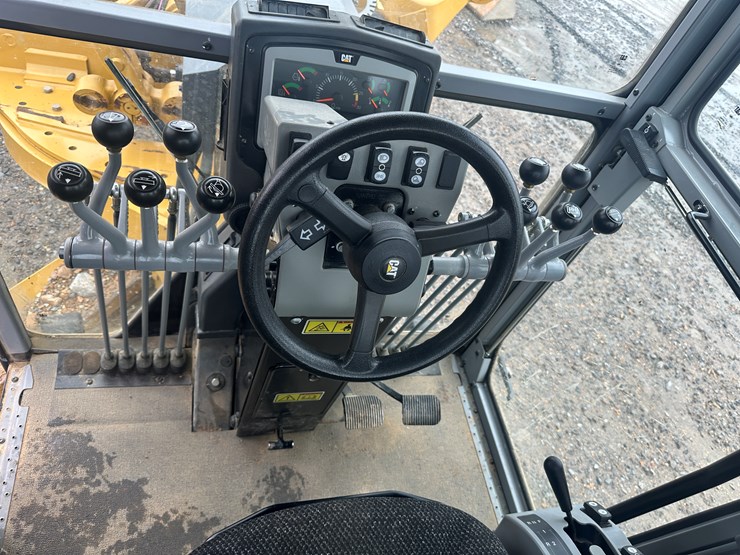 2022-caterpillar-140gc-awd-image-103