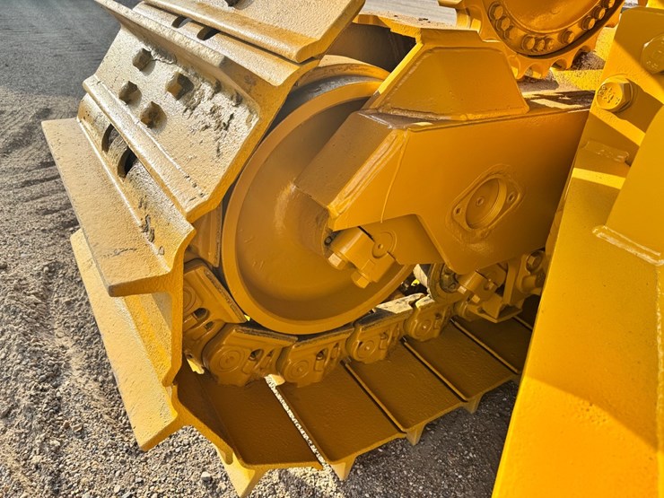 2019-caterpillar-d8t-image-26
