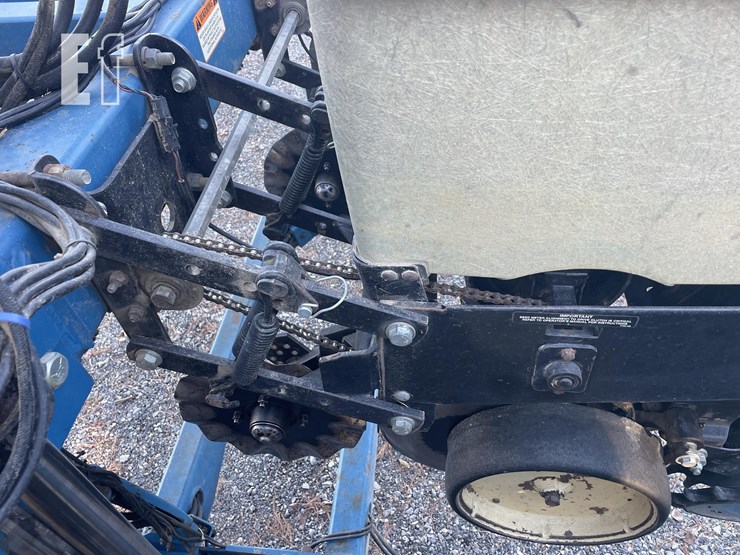 1997-kinze-2600-image-18